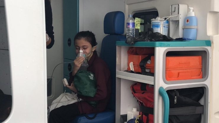 Yüzme Havuzunda Büyük Panik...onlarca Çocuk Hastanelik Oldu