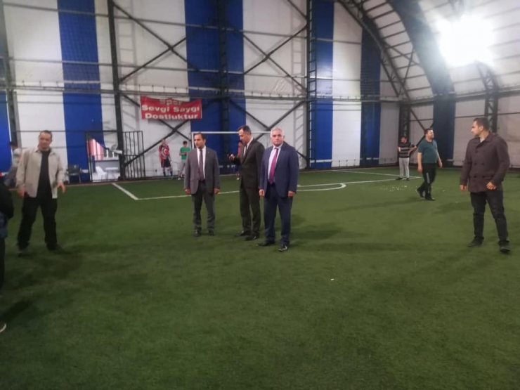 Dumlupınar İlçesine Kapalı Halı Saha