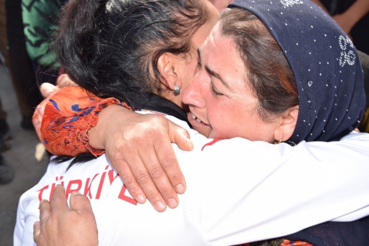 Dünya İkincisi Sporcu Viranşehir’de Coşkuyla Karşılandı