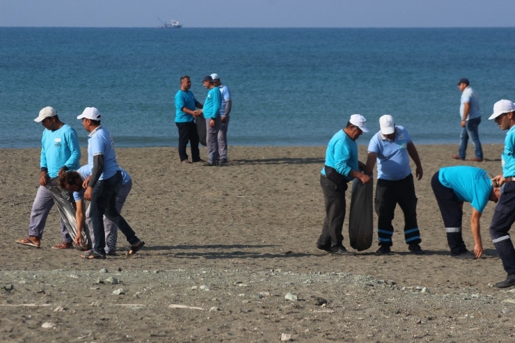 Türkiye’nin En Uzun Kumsalında Sezonun Son Temizliği