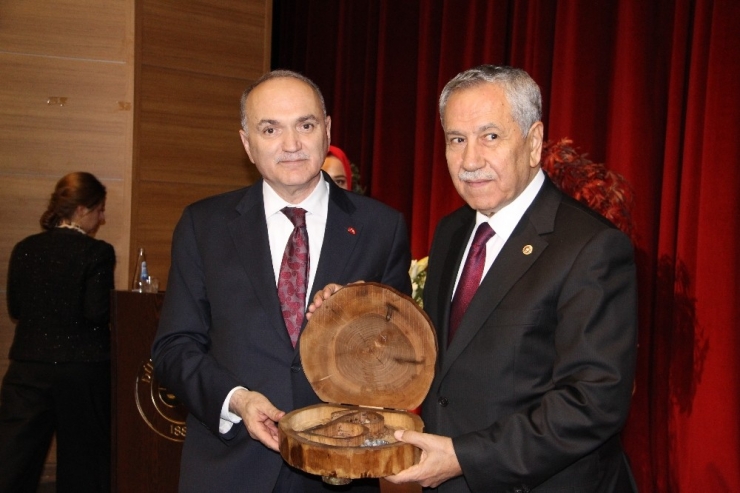 Bülent Arınç, Gündem Olan Sözlerine Açıklık Getirdi