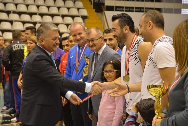 Öğretmenlerin Final Maçı Nefes Kesti