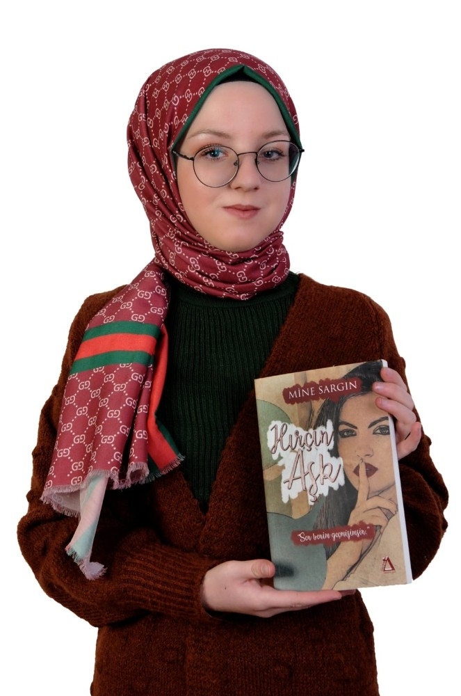 Genç Yazarın Kitabına İlgi