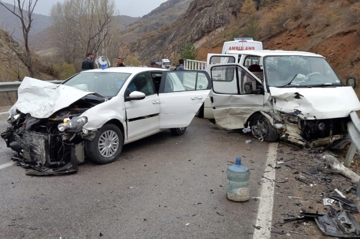 Gümüşhane’de İki Ayrı Trafik Kazasında 9 Kişi Yaralandı