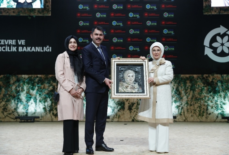 Emine Erdoğan: "2019 Yılı İtibariyle 25 Bin Kamu Kurumu Binasında Sıfır Atığa Geçme Hedefimizi İki Ay Önceden Yakaladık"