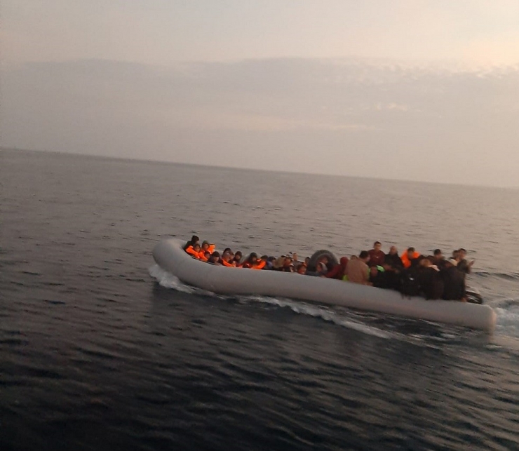 İzmir’de 276 Kaçak Göçmen Yakalandı