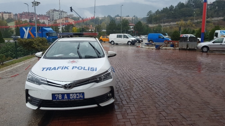 Kayganlaşan Yolda 20 Metre Boyunca Böyle Sürüklendi