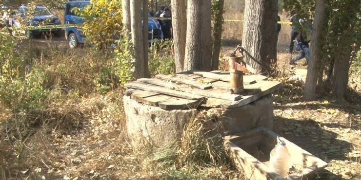 Boğazını Kestikleri Arkadaşlarını Yakamayınca Su Kuyusuna Attılar