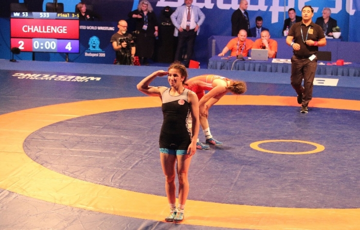 Zeynep Yetgil Dünya Üçüncüsü Oldu