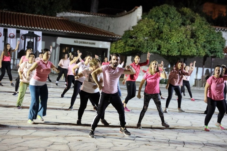 Meme Kanserine ‘Zumba’ Yaparak Dikkat Çektiler