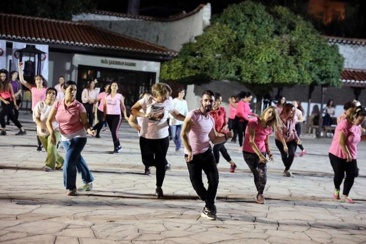 Meme Kanserine ‘Zumba’ Yaparak Dikkat Çektiler