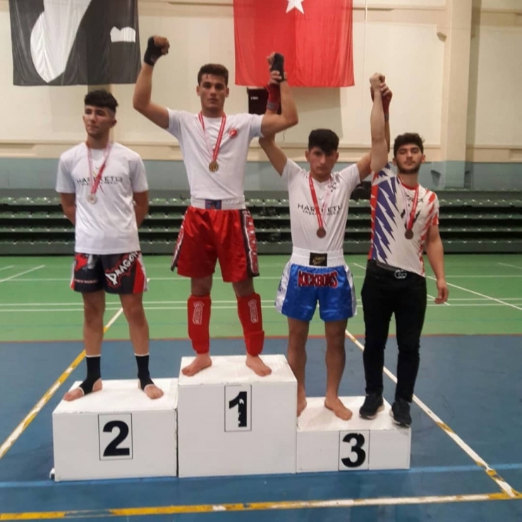 Mustafakemalpaşalı Sporcular Şampiyonadan Zaferle Döndü