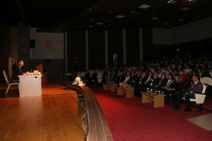 Nevü’de ‘İslam Bilim Tarihi’ Konulu Panel Düzenlendi