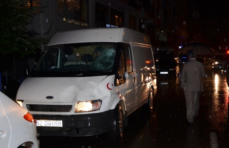 Fatsa’da Genç Çifte Araç Çarptı: 2 Yaralı