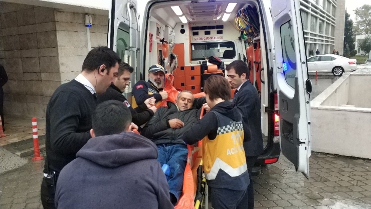 Adliye Girişinde Düşerek Hastanelik Oldu