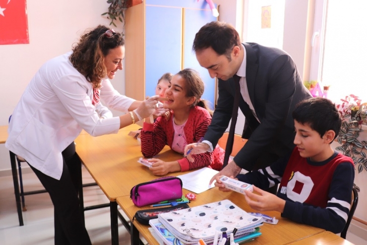 Engelli Çocuklar İçin "Sıfır Çürük Projesi"