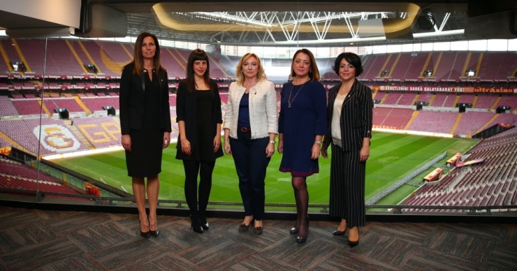 Kadın Yönetim Kurulu Üyeleri İş Birliği Yemeğinde Bir Araya Geldi