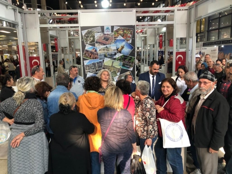 Tanıtım Günlerinde Eyyübiye Standına Yoğun İlgi