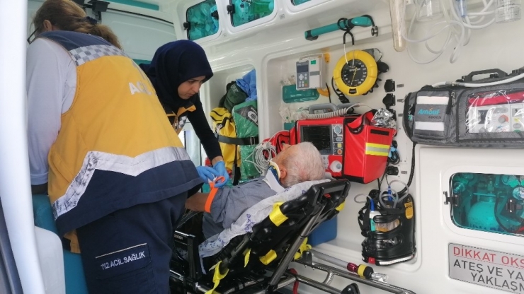 Otomobil İle Motosiklet Çarpıştı: 1 Yaralı