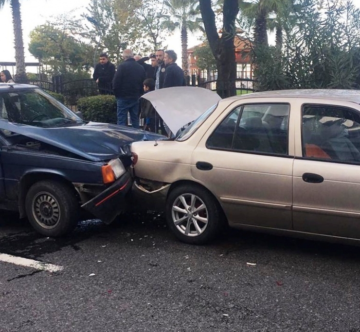 4 Araç Birbirine Girdi