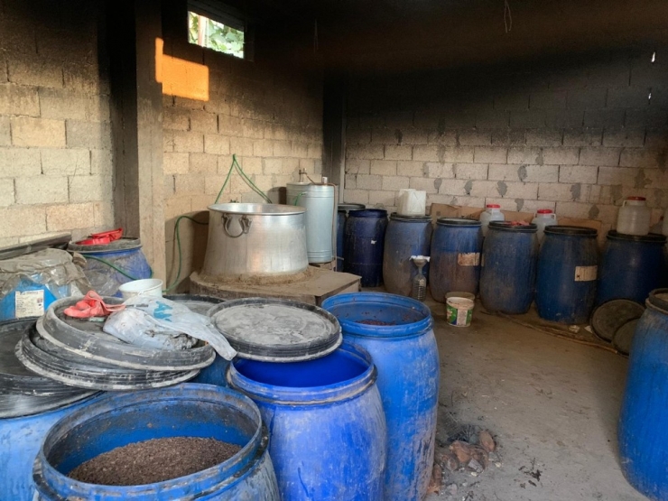 Adana’da 4 Bin Litre Kaçak İçki Ele Geçirildi