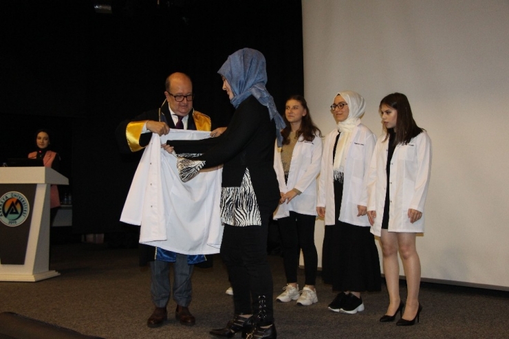 Diyetisyen Adayları Beyaz Önlük Giydiler