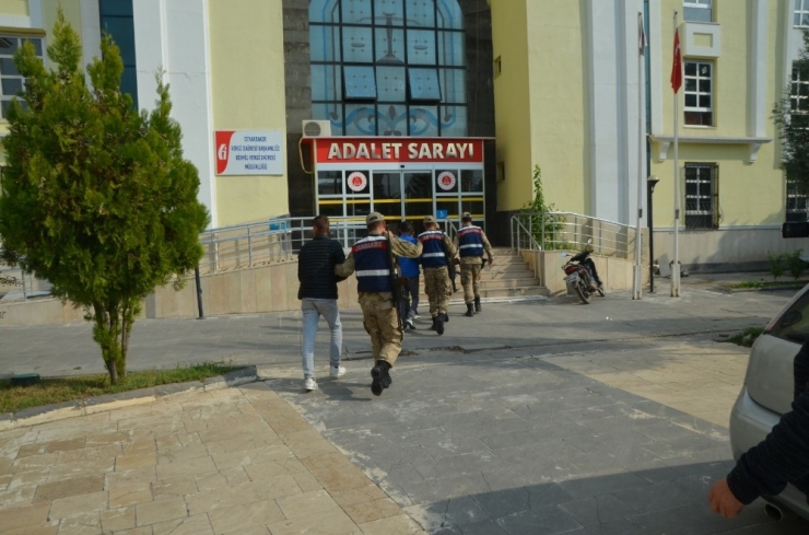 Ziynet Eşya Ve Para Çalan Hırsızlar Detaylı Kamera İncelemesi Sonucu Yakalandı