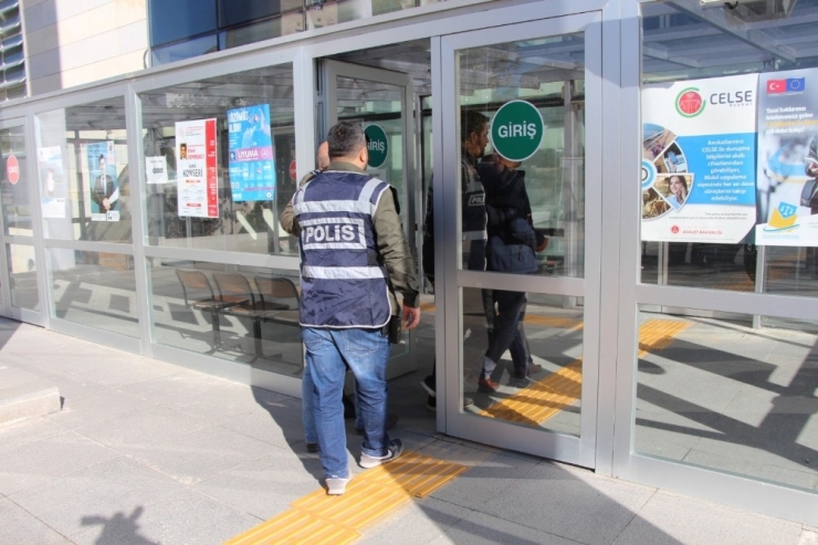 5 İnşaattan 100 Bin Tl’lik Hırsızlık Yapan 2 Şüpheli Tutuklandı