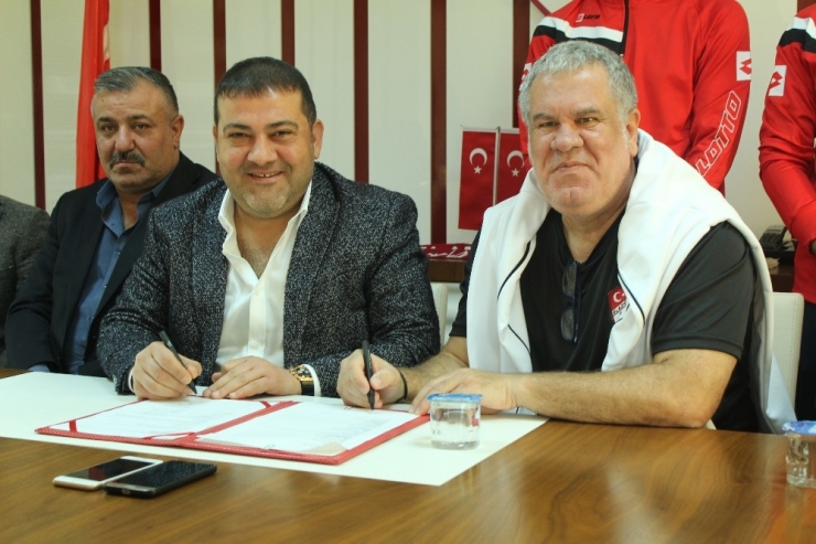Elazığspor’da Levent Eriş İmzayı Attı