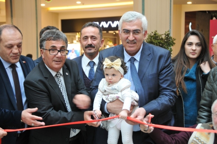 Kurdeleyi Torunu Kesti