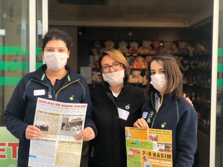 Maske Takarak Akaryakıt Veriyorlar