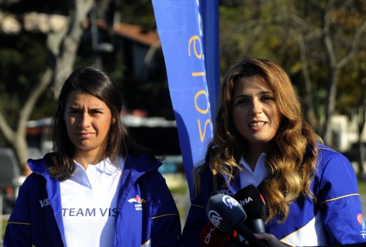 Yelkenliler, İstanbul Boğazı’nda Kıyasıya Yarıştı