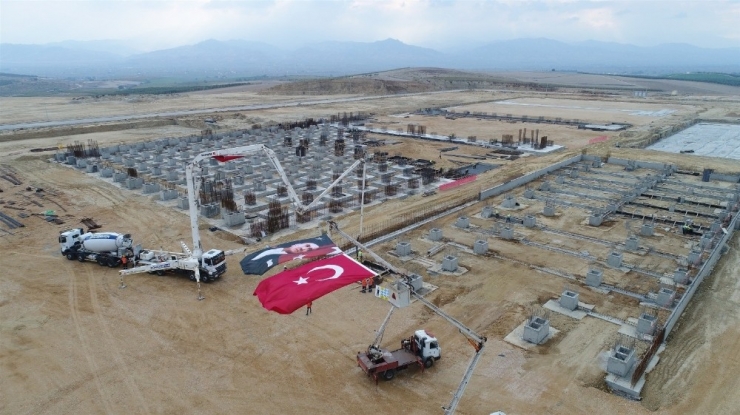 700 Kişiye İstihdam Sağlayacak Tesisin Temeli Atıldı