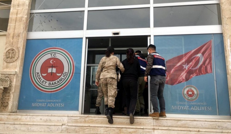 Dilenci Kılığına Giren Hırsız Kadınlar, 24 Saat Dolmadan Yakalandı