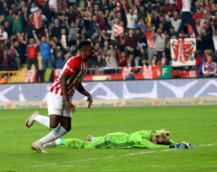 Süper Lig: Antalyaspor: 1 - Beşiktaş: 2 (Maç Sonucu)