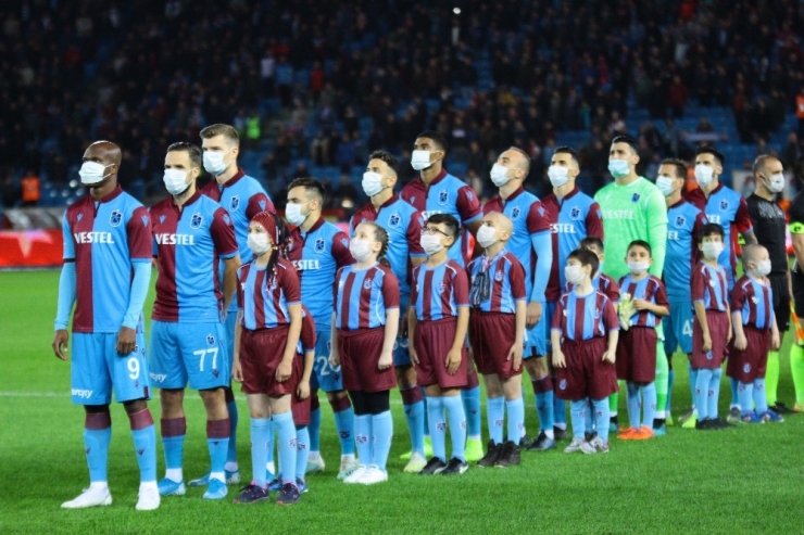 Süper Lig: Trabzonspor: 0 - Göztepe: 1 (İlk Yarı)