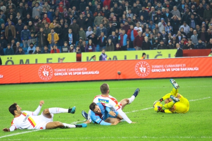 Süper Lig: Trabszonspor: 0 - Göztepe: 1 (Maç Sonucu)