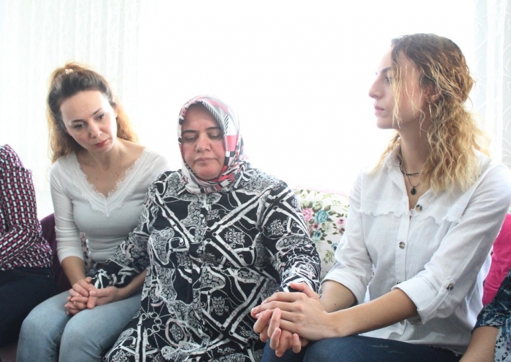 Servis Beklerken 21 Yerinden Bıçaklayan Eski Eşini Tinerci Zannetti