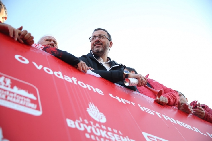 Bakan Kasapoğlu, Maratonun Startını 21 Şampiyonla Verdi