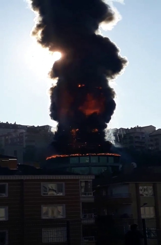 Ankara’nın Mamak İlçesinde Bulunan Ali Kuşcu Gökbilim Merkezi’nde Yangın Çıktı.
