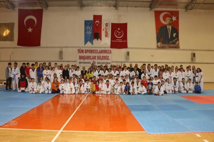 Bayramiç’te Taekwondo Şampiyonasına Büyük İlgi