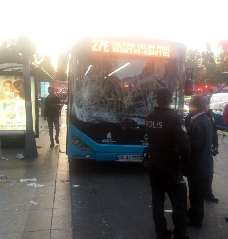 Beşiktaş’ta Otobüs Durağa Daldı: 5’i Ağır 15 Yaralı