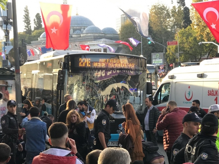 Beşiktaş’ta Otobüs Durağa Daldı: 9 Yaralı