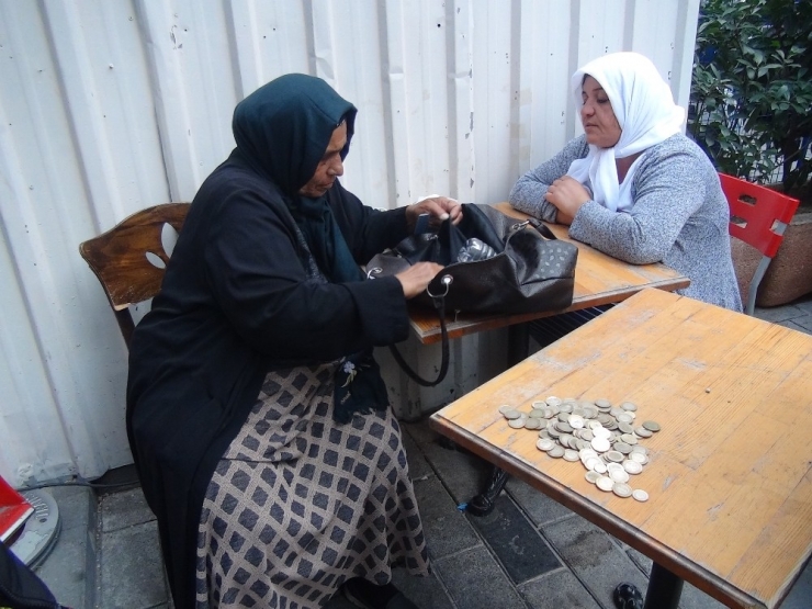 Taksim’de Kadın Dilenciler Suçüstü Yakalandı