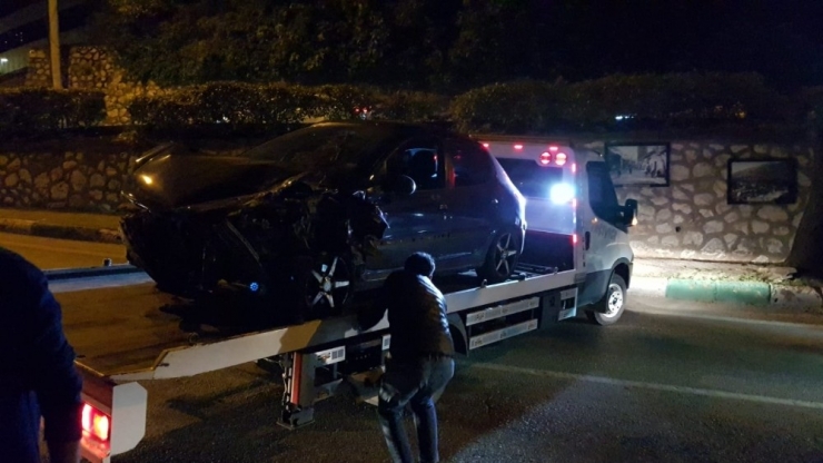 Otomobili İle Dereye Uçmaktan Son Anda Kurtuldu