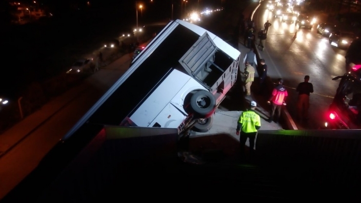 Makas Atan Sürücü Kazaya Neden Oldu: 7 Yaralı