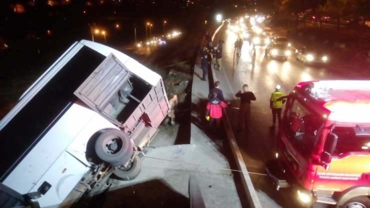 Makas Atan Sürücü Kazaya Neden Oldu: 7 Yaralı