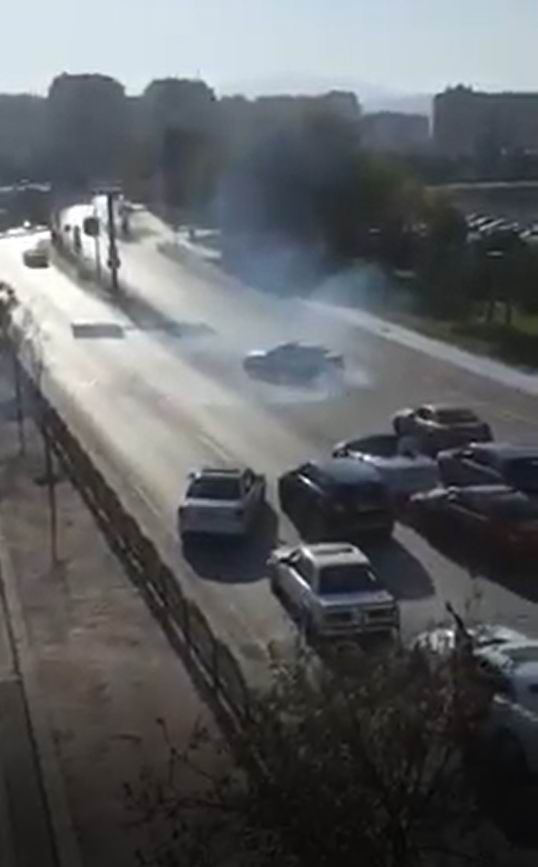Trafik Magandaları Yolu Kapatıp Drift Attılar