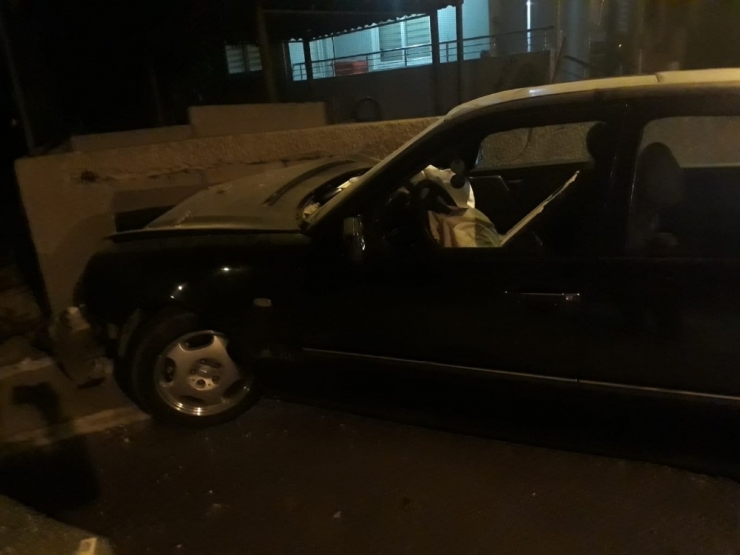 Tamire Getirilen Lüks Araç İle Kaza Yapan Çırak Ve Arkadaşı Yaralandı