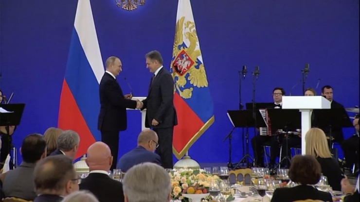 Bulgaristan’da Ajanlıkla Suçlanan Stk Başkanına Rusya’da Devlet Nişanı Verildi